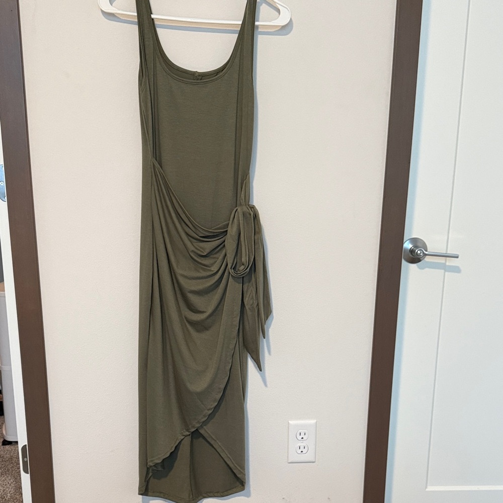 Women’s Chic Asymmetrical Olive Dress Size M